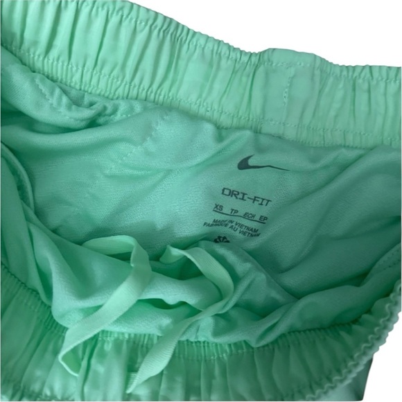 NWT Nike Women's Mint Green Running Shorts 💚 - Picture 2 of 3